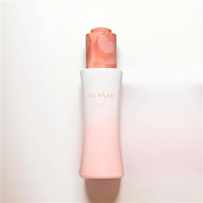 피펫이있는 유리 병